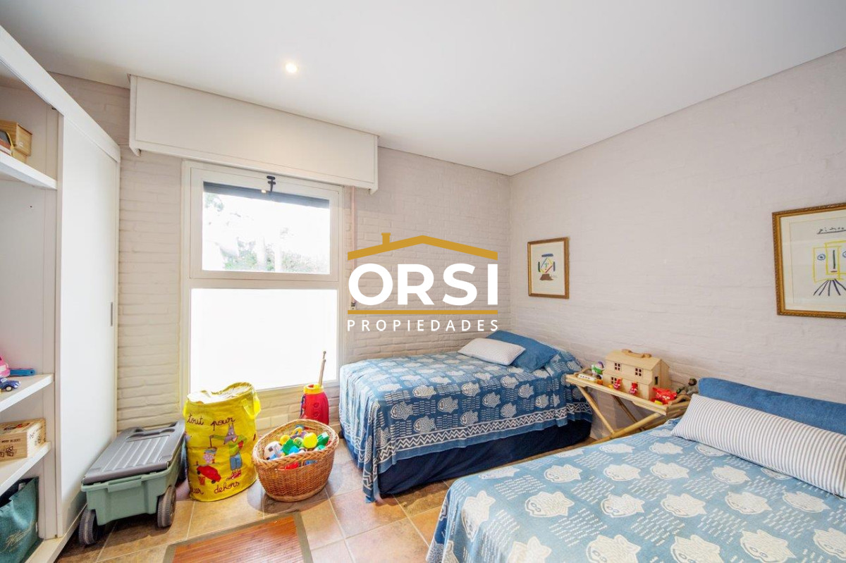Casa ID.97 - Vende casa en excelente zona, de 5 dormitorios en Brava Punta del Este 