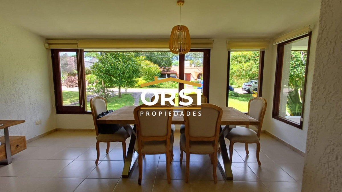 Casa ID.100 - Vende gran casa para vivir todo el año, de 3 dormitorios en Punta del Este 