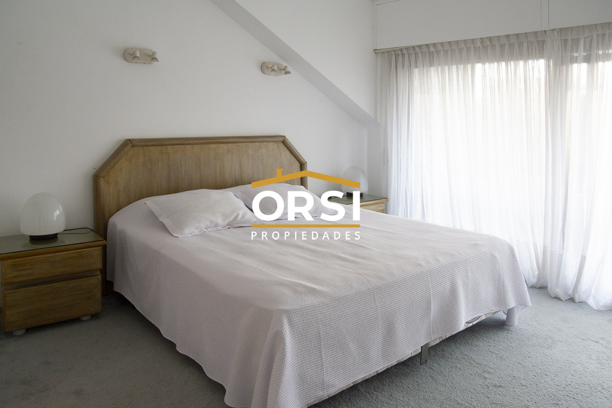 Casa ID.94 - Casa a la venta en playa mansa Punta Del Este, gran tamaño ubicada en zona privilegiada.
