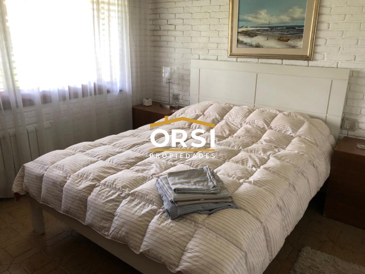 Casa ID.98 - Muy buena propiedad en venta, 5 dormitorios en barrio Cantegril, Punta del Este 