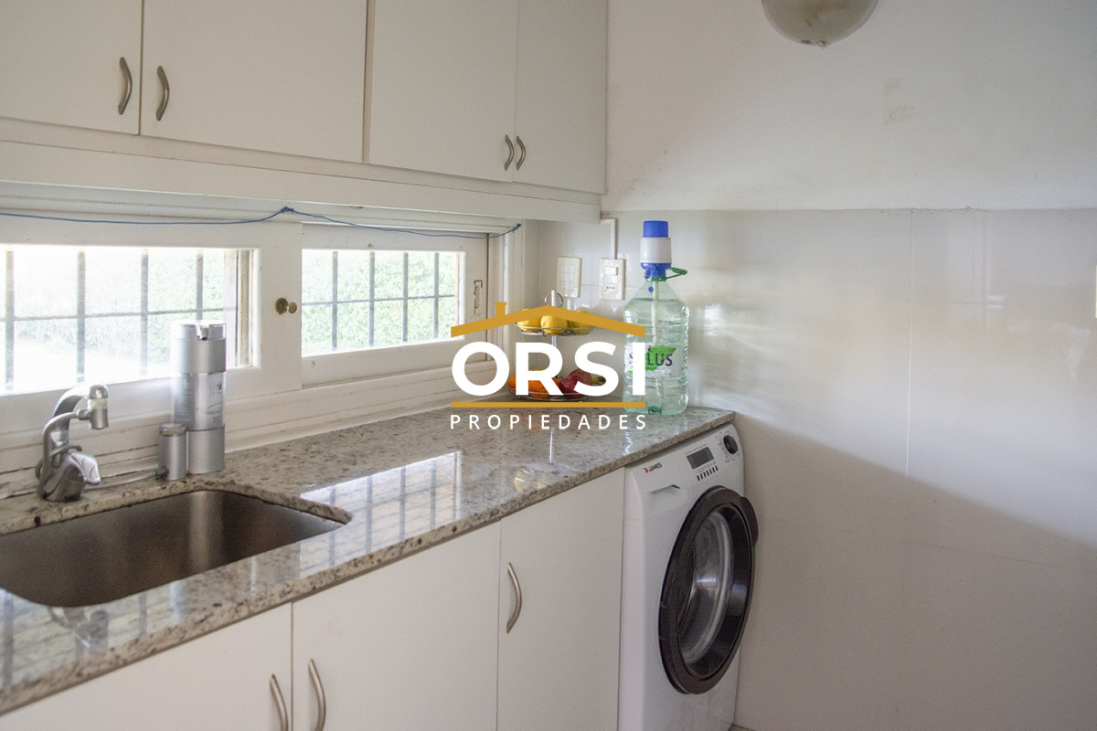 Casa ID.94 - Casa a la venta en playa mansa Punta Del Este, gran tamaño ubicada en zona privilegiada.