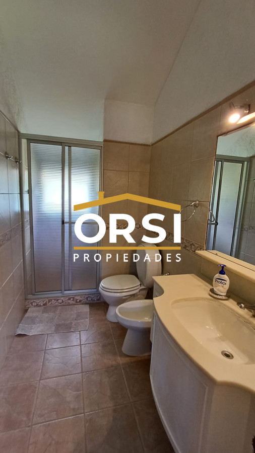 Casa ID.100 - Vende gran casa para vivir todo el año, de 3 dormitorios en Punta del Este 
