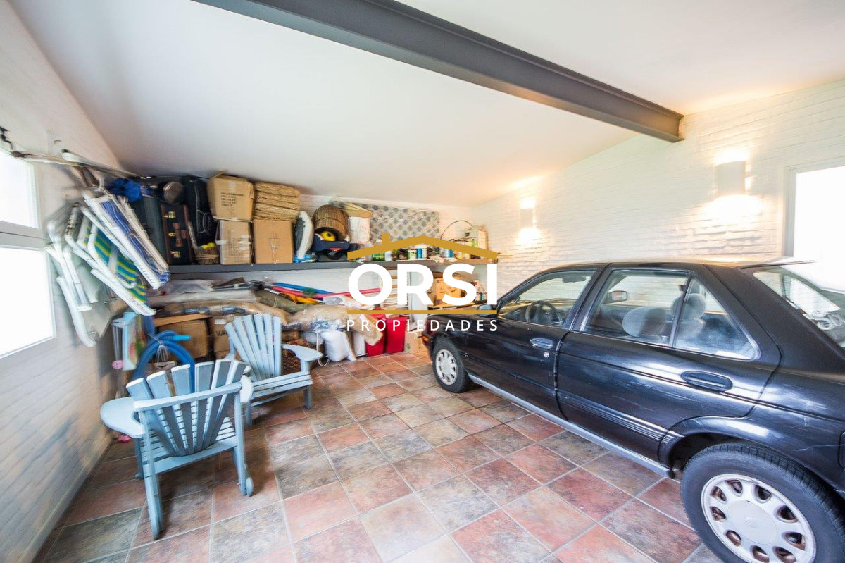 Casa ID.97 - Vende casa en excelente zona, de 5 dormitorios en Brava Punta del Este 