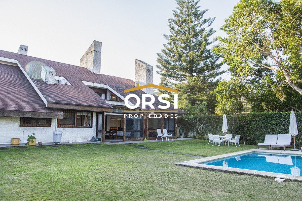 Casa ID.94 - Casa a la venta en playa mansa Punta Del Este, gran tamaño ubicada en zona privilegiada.