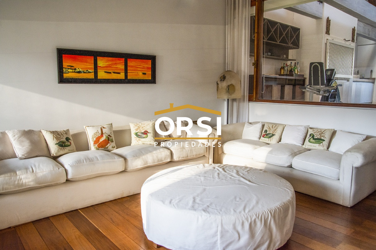 Casa ID.94 - Casa a la venta en playa mansa Punta Del Este, gran tamaño ubicada en zona privilegiada.