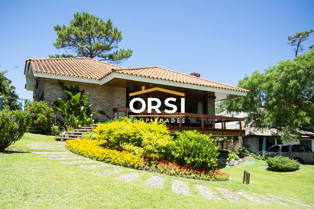 Casa ID.101 - Hermosa casa en venta a pocos metros del mar.