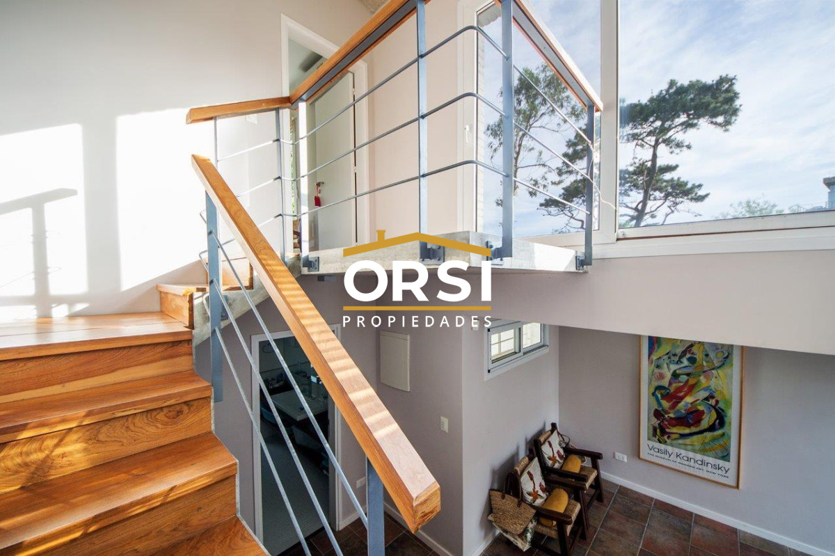 Casa ID.97 - Vende casa en excelente zona, de 5 dormitorios en Brava Punta del Este 
