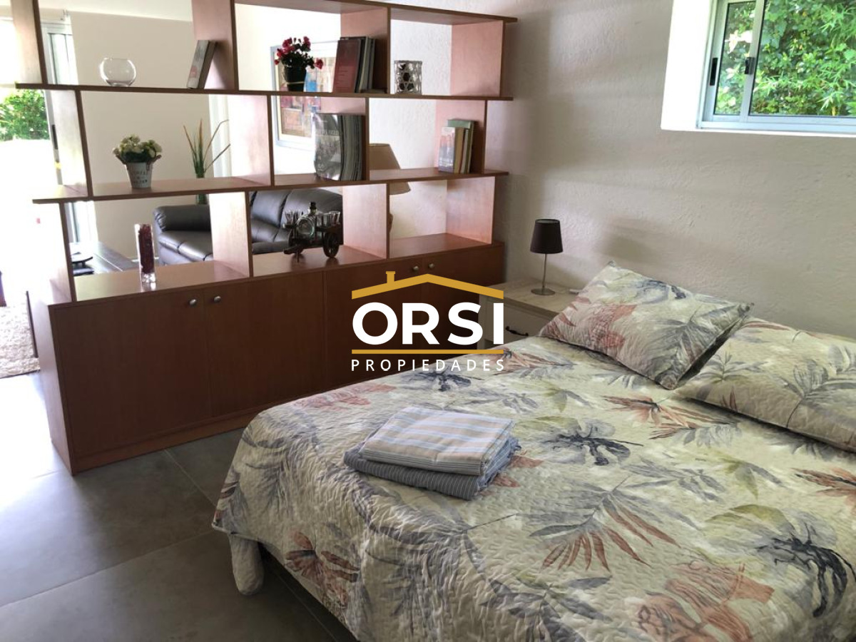 Casa ID.98 - Muy buena propiedad en venta, 5 dormitorios en barrio Cantegril, Punta del Este 
