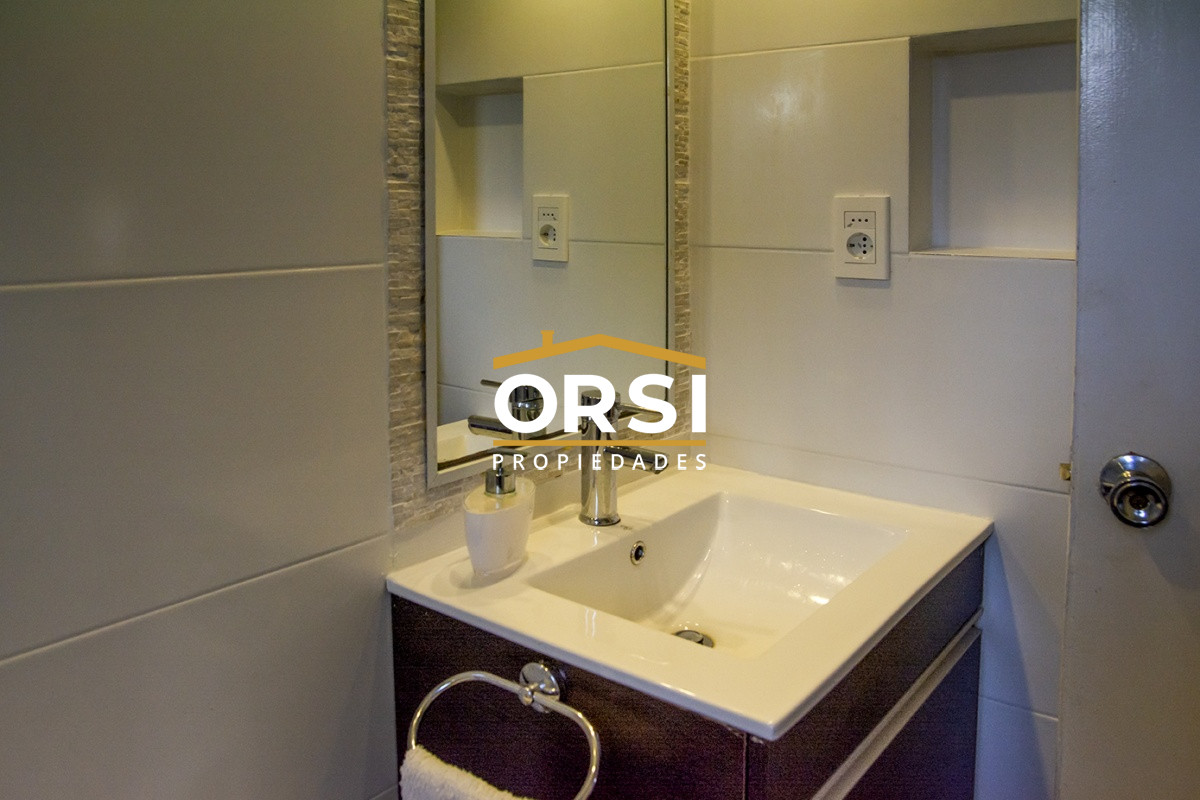 Casa ID.94 - Casa a la venta en playa mansa Punta Del Este, gran tamaño ubicada en zona privilegiada.