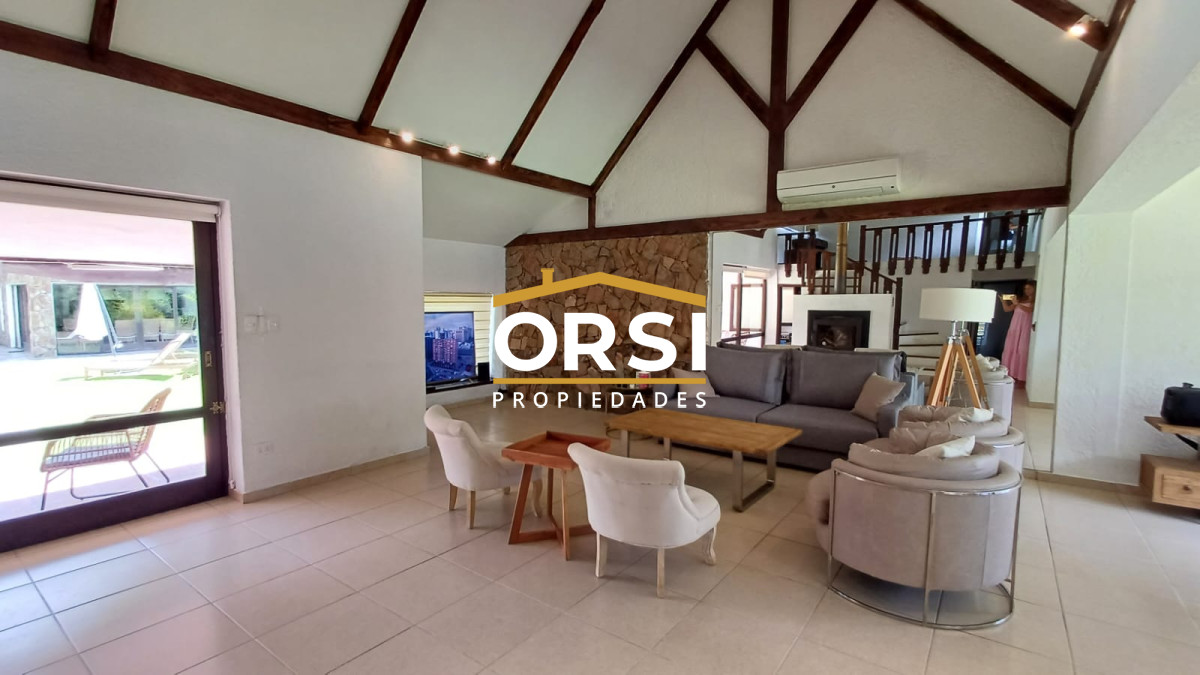 Casa ID.100 - Vende gran casa para vivir todo el año, de 3 dormitorios en Punta del Este 