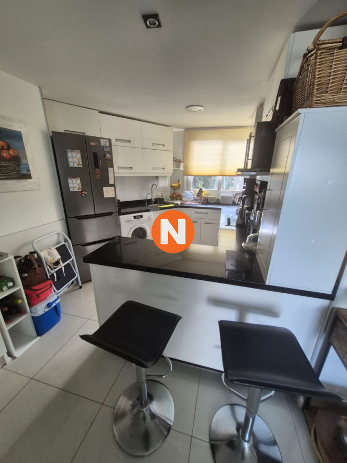 Apartamento Ref.225086 - Apartamento en venta primera linea Playa Mansa Punta del Este 2 dormitorios