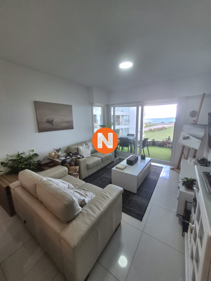 Apartamento Ref.225086 - Apartamento en venta primera linea Playa Mansa Punta del Este 2 dormitorios