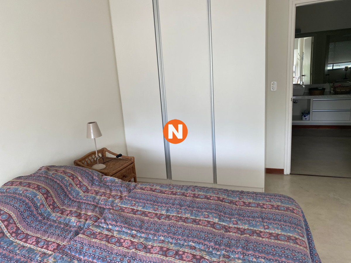 Apartamento Ref.225328 - En venta Departamento de 3 dormitorios acogedor con 2 Terrazas en Punta del Este 
