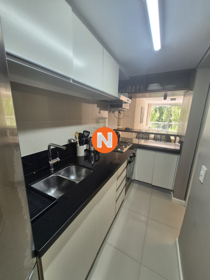 Apartamento Ref.225068 - Apartamento en Venta de 2 dormitorios en Punta del Este Sobre Roosevelt