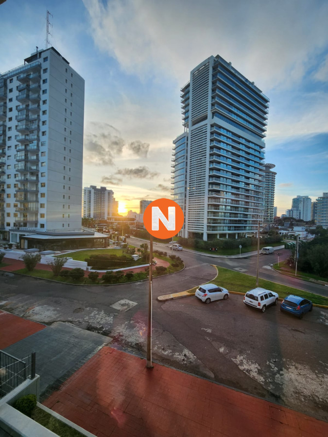 Apartamento Ref.222823 - Departamento de 1 dormitorio en venta en complejo frente al mar , Playa Brava , Punta del este 