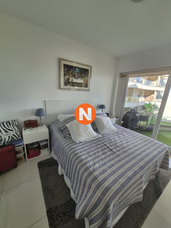 Apartamento Ref.225086 - Apartamento en venta primera linea Playa Mansa Punta del Este 2 dormitorios