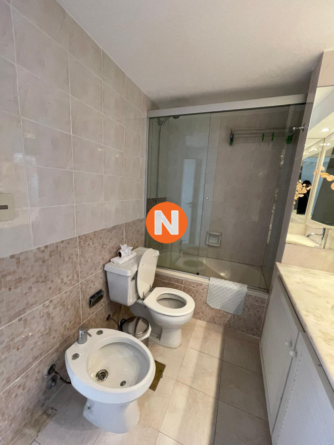 Apartamento Ref.224888 - Apartamento de 2 dormitorios con vista al mar en venta en Peninsula.