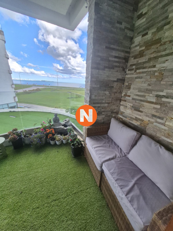 Apartamento Ref.225086 - Apartamento en venta primera linea Playa Mansa Punta del Este 2 dormitorios