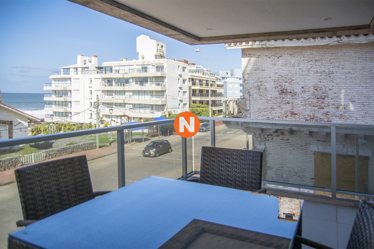 Apartamento Ref.225333 - Departamento de 3 dormitorios con parrillero en venta, edificio nuevo en la Peninsula.