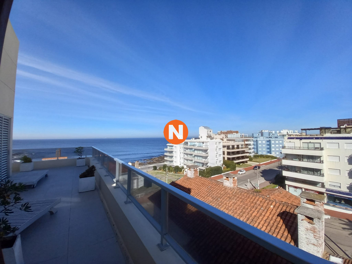 Apartamento Ref.225333 - Departamento de 3 dormitorios con parrillero en venta, edificio nuevo en la Peninsula.