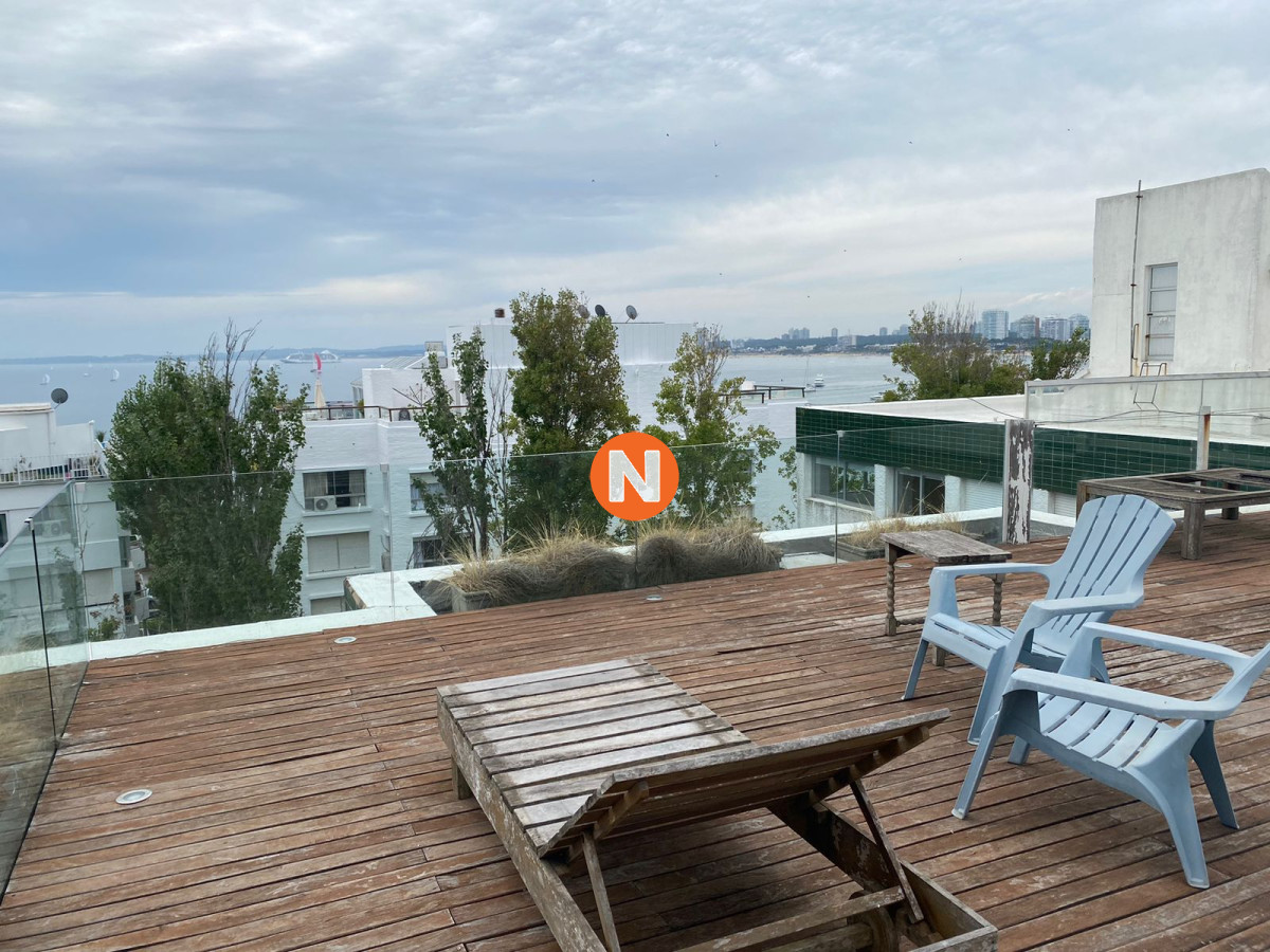 Apartamento Ref.225328 - En venta Departamento de 3 dormitorios acogedor con 2 Terrazas en Punta del Este 