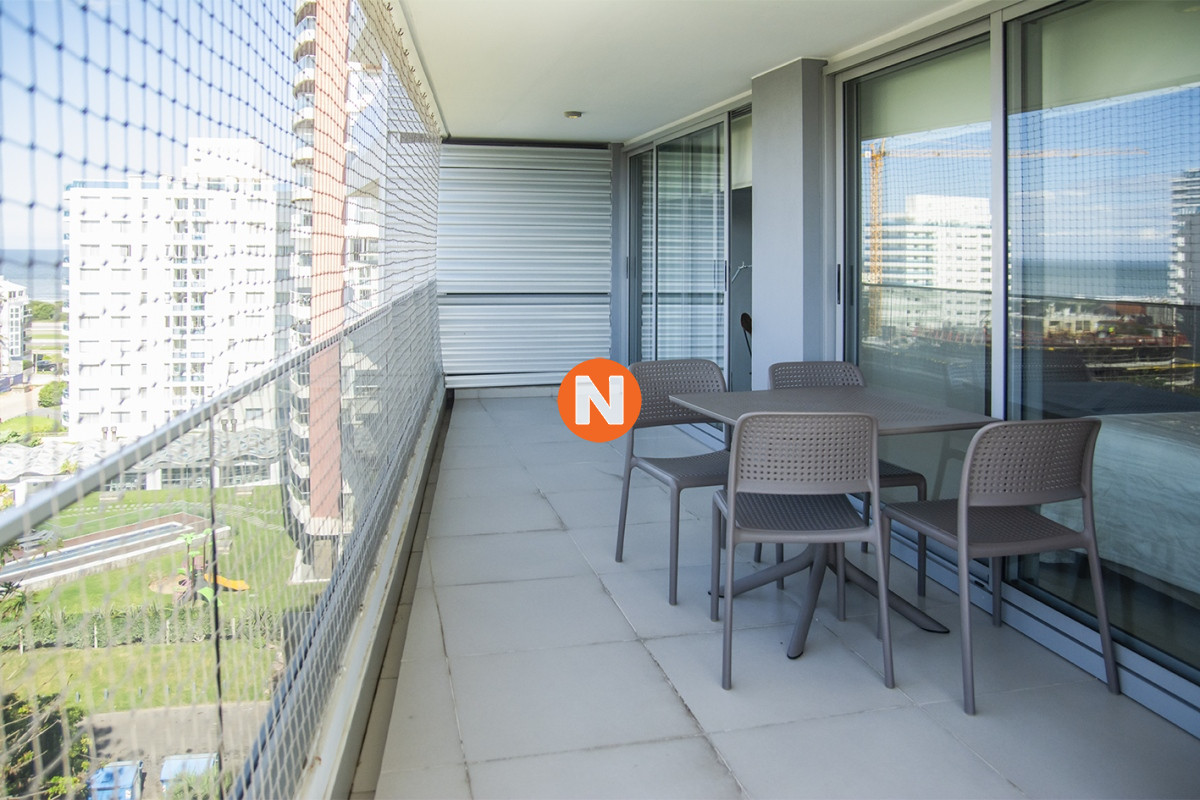 Apartamento Ref.222886 - Apartamento en venta en Torre esmeralda de 3 dormitorios , en Punta del Este