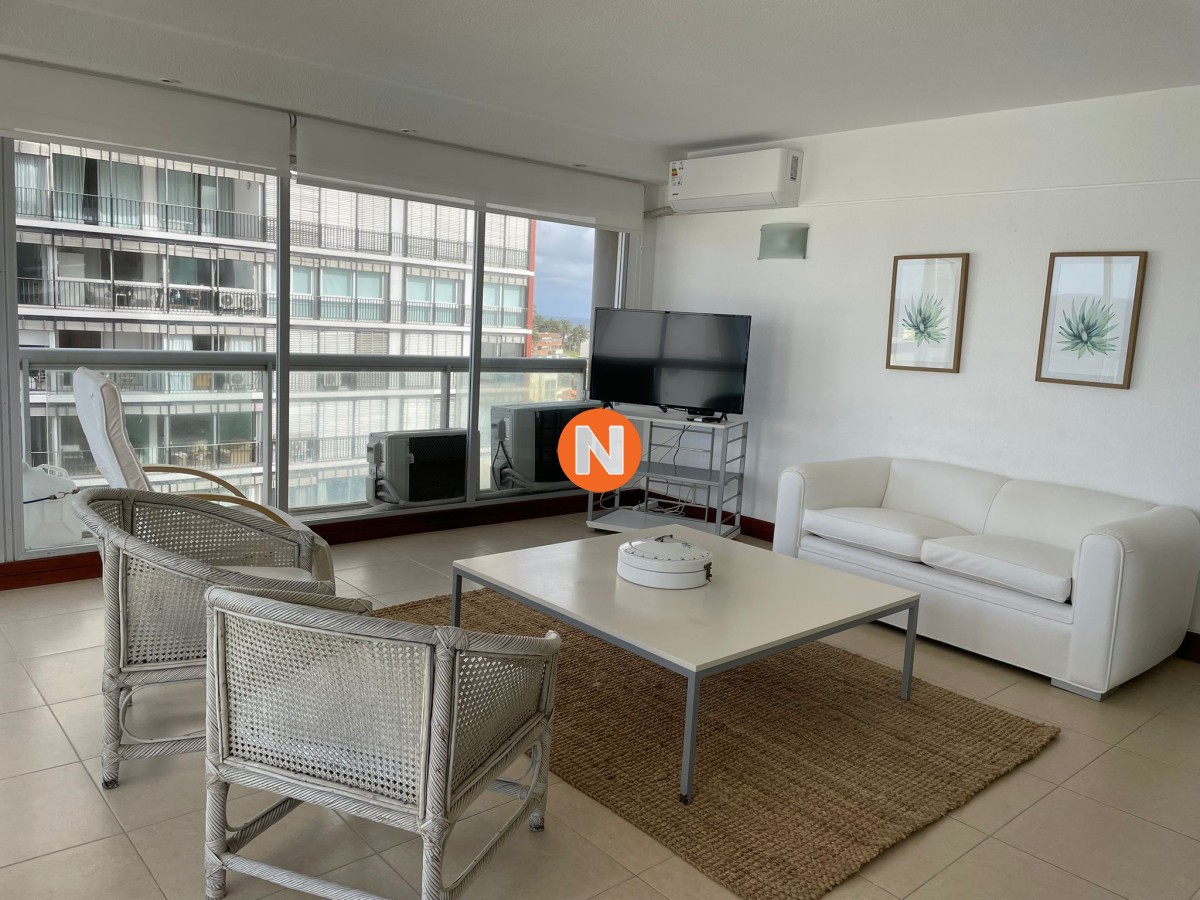 Apartamento Ref.224888 - Apartamento de 2 dormitorios con vista al mar en venta en Peninsula.