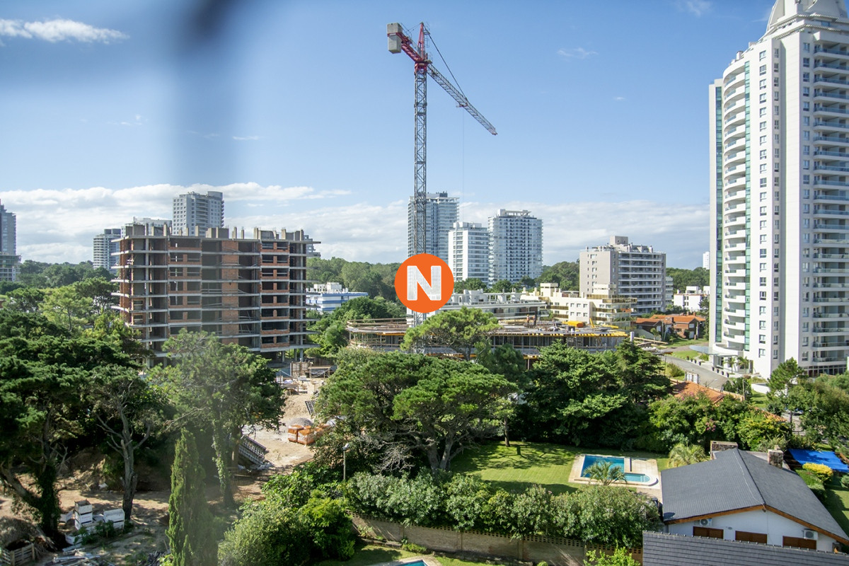 Apartamento Ref.222886 - Apartamento en venta en Torre esmeralda de 3 dormitorios , en Punta del Este