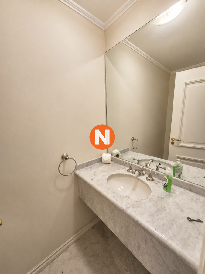 Apartamento Ref.225272 - Departamento de 3 dormitorios en venta en Coral Tower en venta