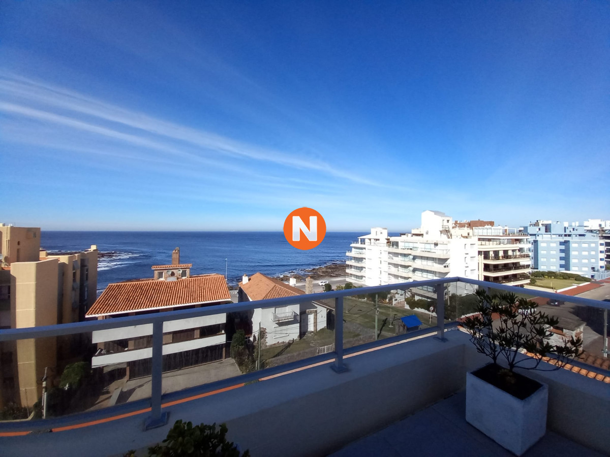 Apartamento Ref.225333 - Departamento de 3 dormitorios con parrillero en venta, edificio nuevo en la Peninsula.