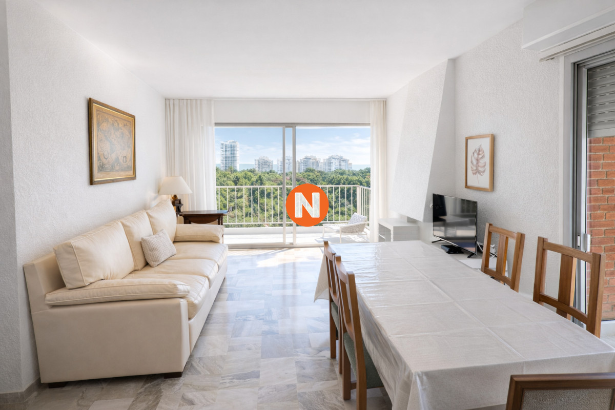 Apartamento Ref.224929 - En venta apartamento de 2 dormitorios y medio, esquinero en Arcobaleno, Punta del Este