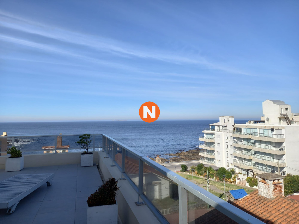 Apartamento Ref.225333 - Departamento de 3 dormitorios con parrillero en venta, edificio nuevo en la Peninsula.