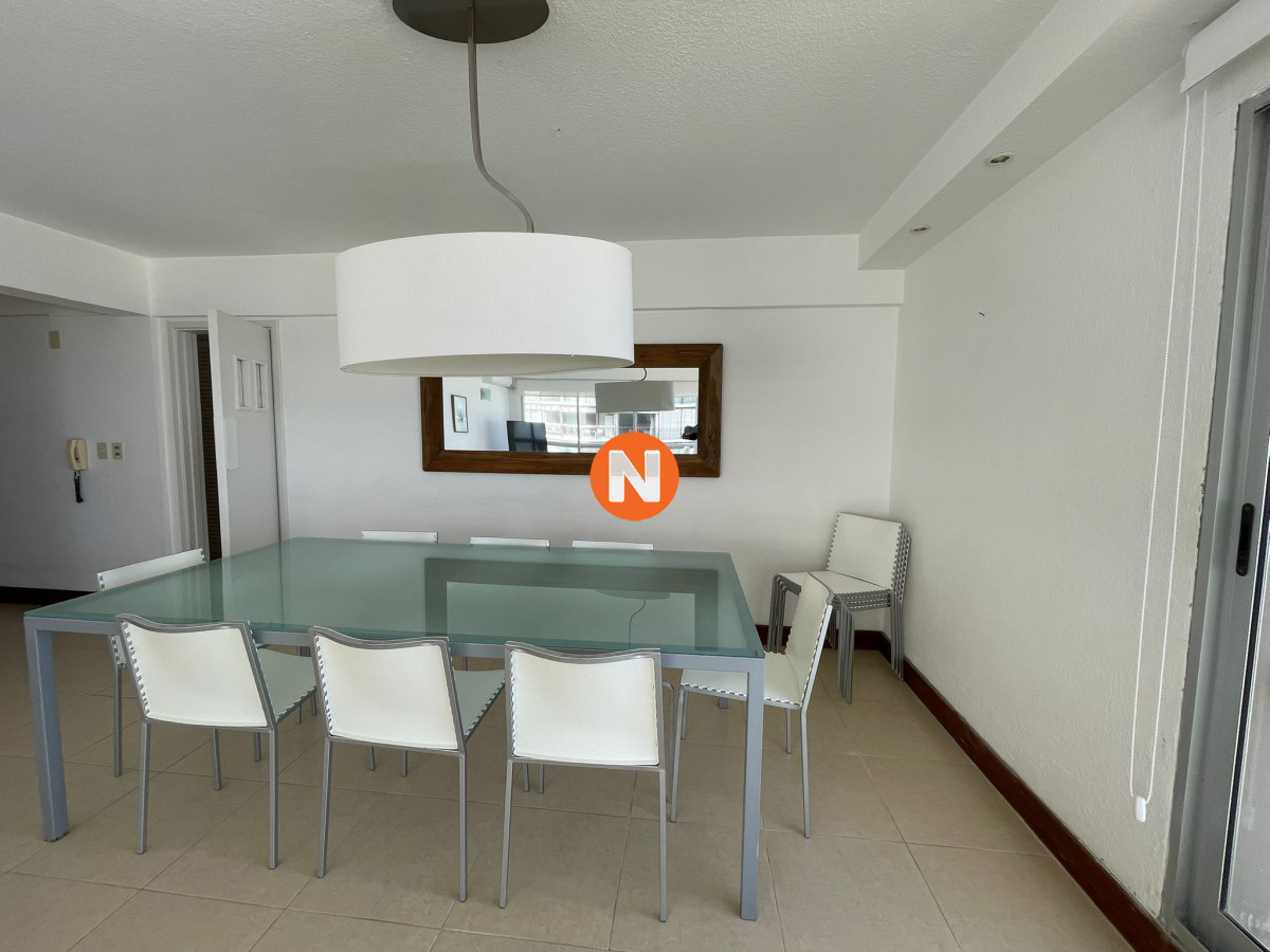 Apartamento Ref.224888 - Apartamento de 2 dormitorios con vista al mar en venta en Peninsula.