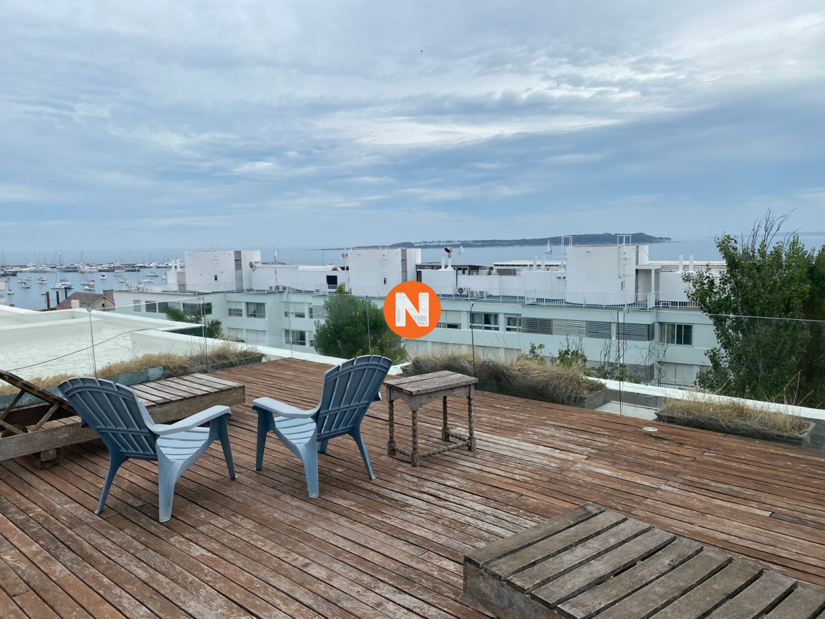 Apartamento Ref.225328 - En venta Departamento de 3 dormitorios acogedor con 2 Terrazas en Punta del Este 