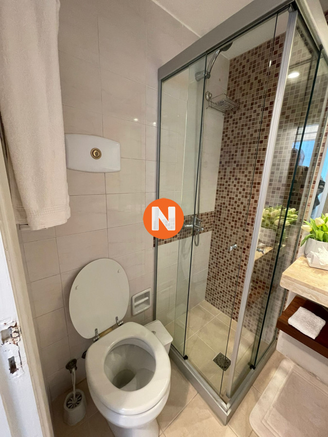 Apartamento Ref.224888 - Apartamento de 2 dormitorios con vista al mar en venta en Peninsula.