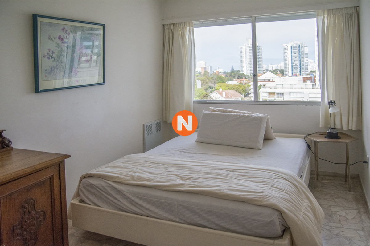 Apartamento Ref.225343 - Departamento de 3 dormitorios en venta frente al mar, torre emblematica