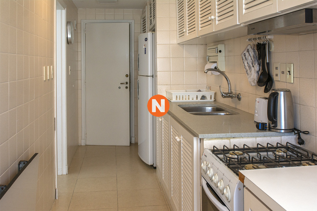 Apartamento Ref.224888 - Apartamento de 2 dormitorios con vista al mar en venta en Peninsula.