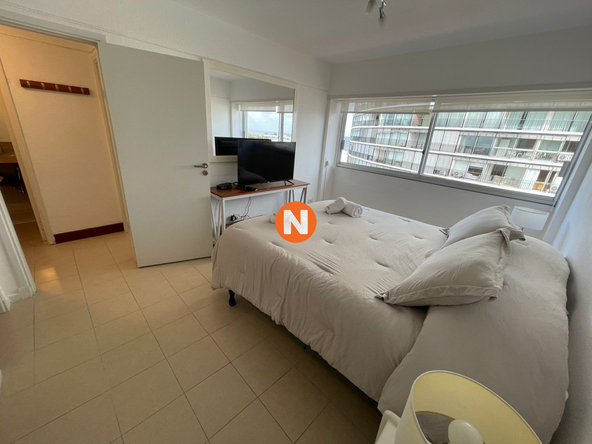 Apartamento Ref.224888 - Apartamento de 2 dormitorios con vista al mar en venta en Peninsula.