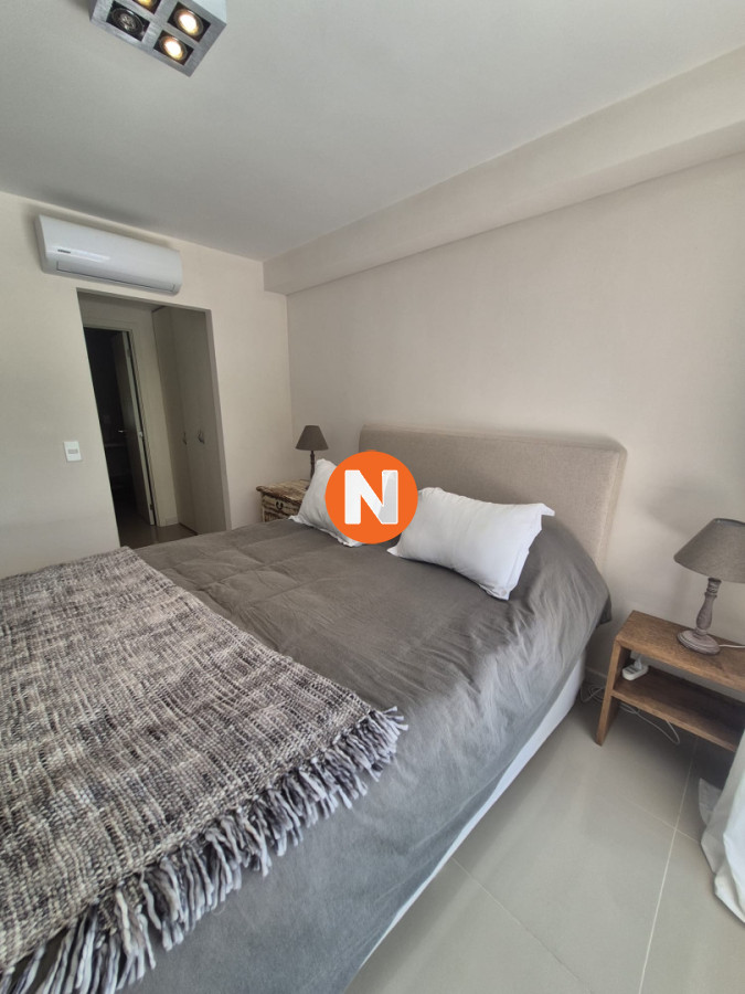 Apartamento Ref.225068 - Apartamento en Venta de 2 dormitorios en Punta del Este Sobre Roosevelt