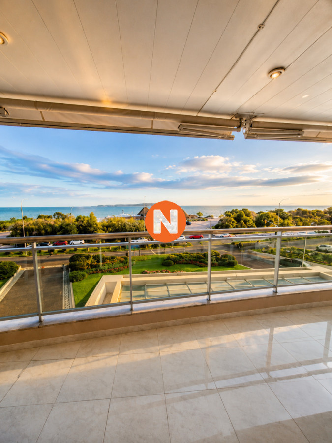 Apartamento Ref.225272 - Departamento de 3 dormitorios en venta en Coral Tower en venta