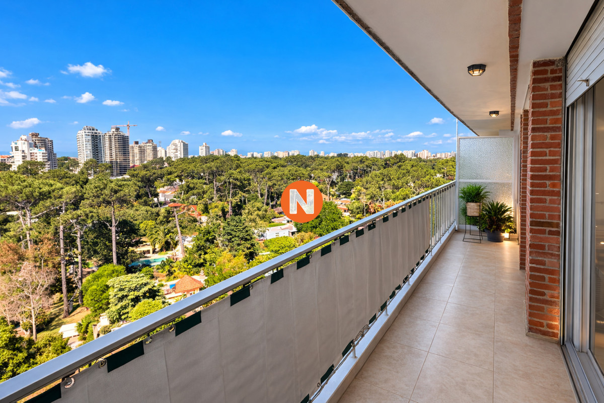 Apartamento Ref.224929 - En venta apartamento de 2 dormitorios y medio, esquinero en Arcobaleno, Punta del Este