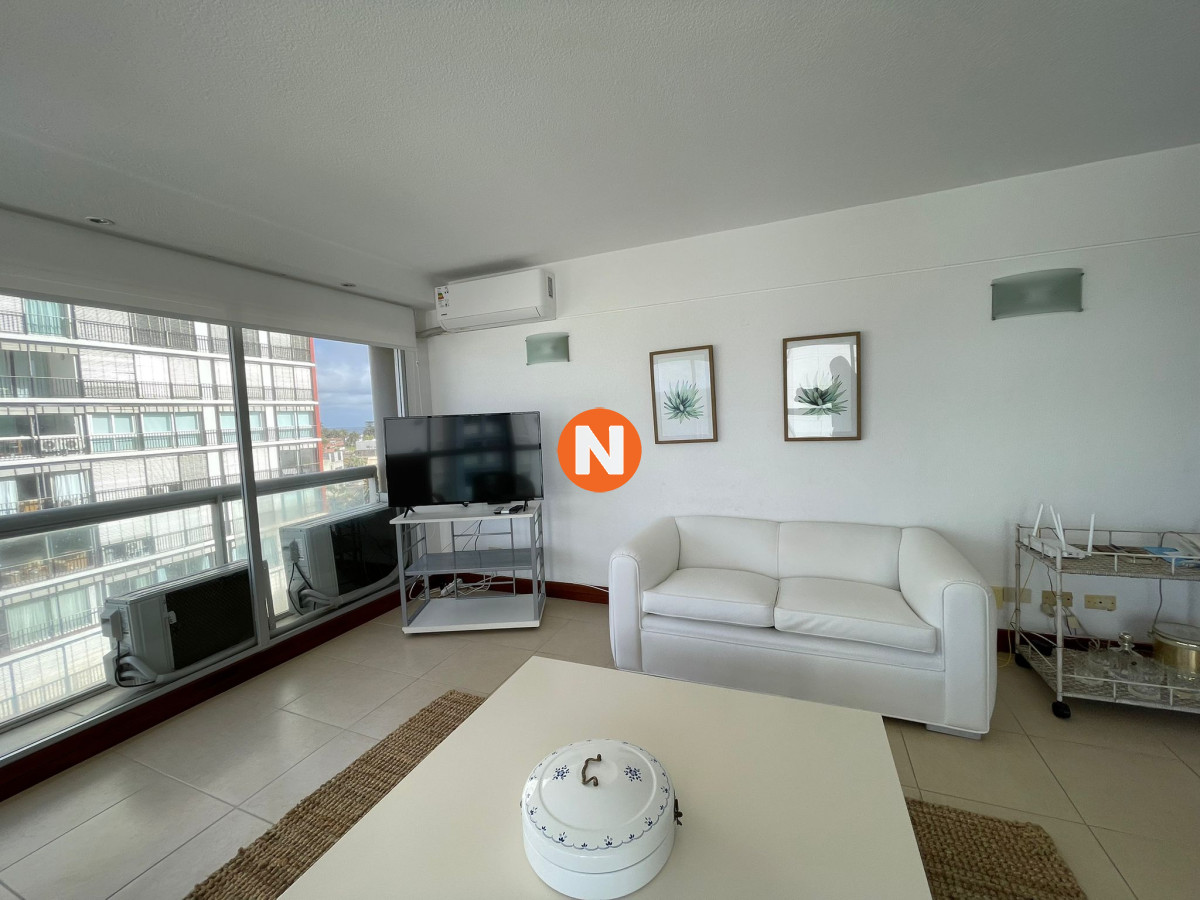 Apartamento Ref.224888 - Apartamento de 2 dormitorios con vista al mar en venta en Peninsula.
