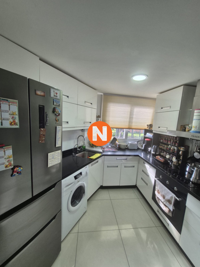 Apartamento Ref.225086 - Apartamento en venta primera linea Playa Mansa Punta del Este 2 dormitorios