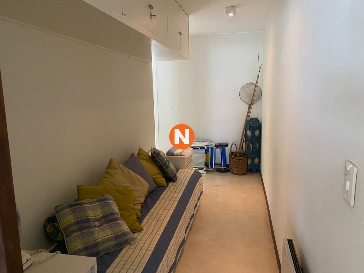 Apartamento Ref.225328 - En venta Departamento de 3 dormitorios acogedor con 2 Terrazas en Punta del Este 