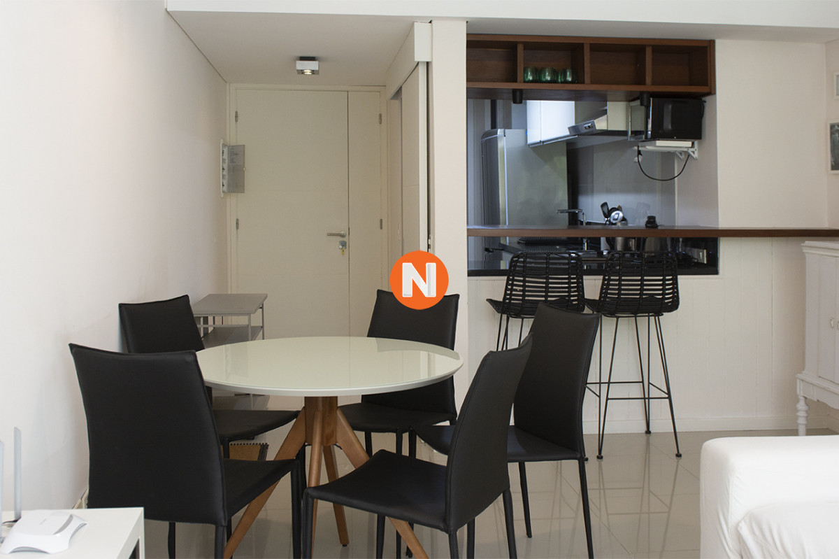 Apartamento Ref.225068 - Apartamento en Venta de 2 dormitorios en Punta del Este Sobre Roosevelt