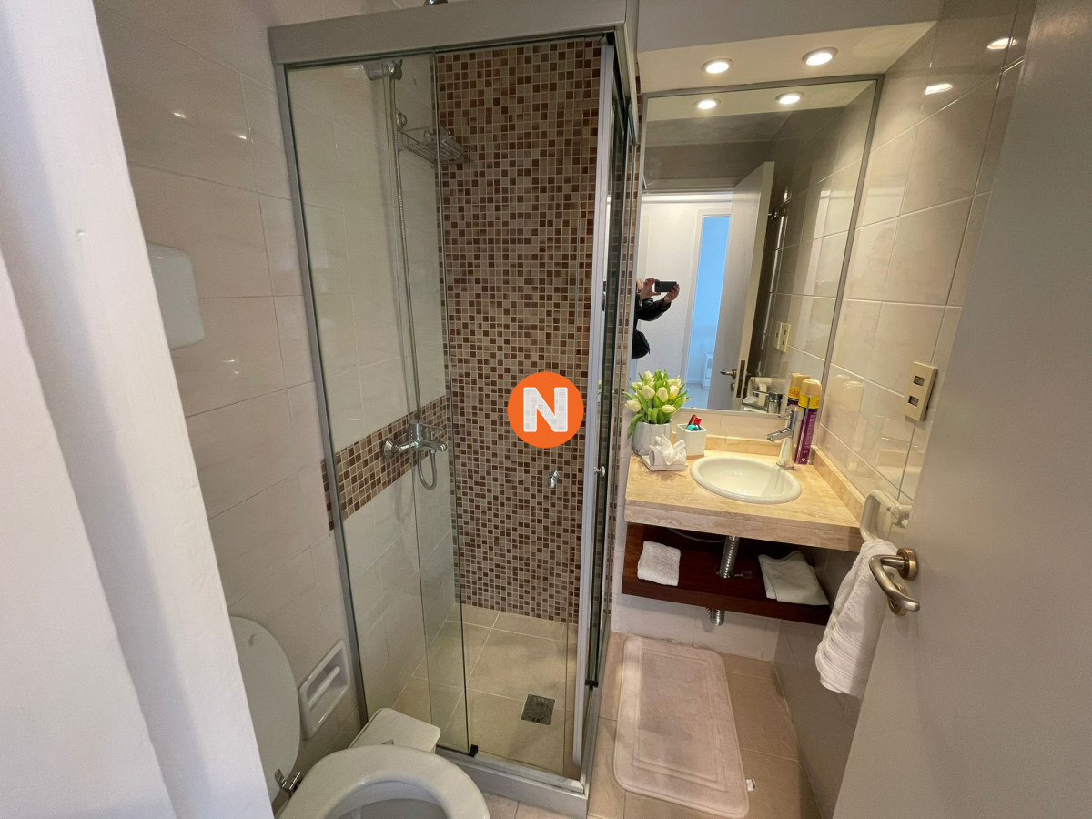 Apartamento Ref.224888 - Apartamento de 2 dormitorios con vista al mar en venta en Peninsula.