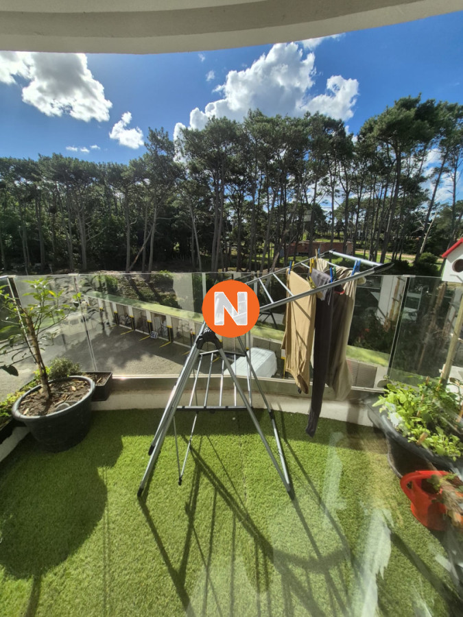 Apartamento Ref.225086 - Apartamento en venta primera linea Playa Mansa Punta del Este 2 dormitorios