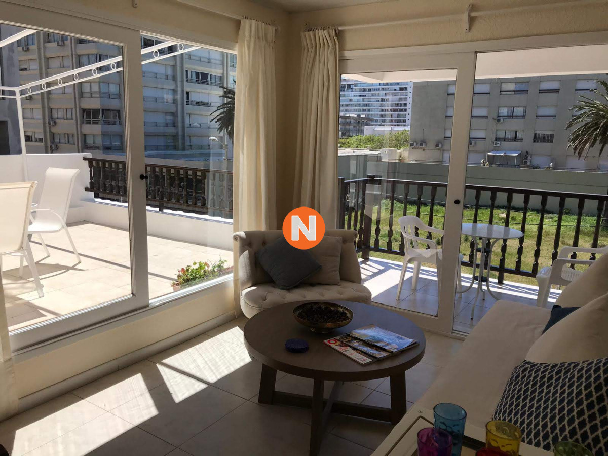 Apartamento Ref.224886 - Apartamento en venta en Peninsula, Punta del Este de  2 dormitorios 