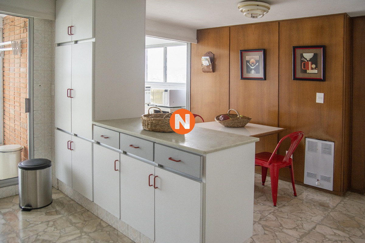 Apartamento Ref.225343 - Departamento de 3 dormitorios en venta frente al mar, torre emblematica