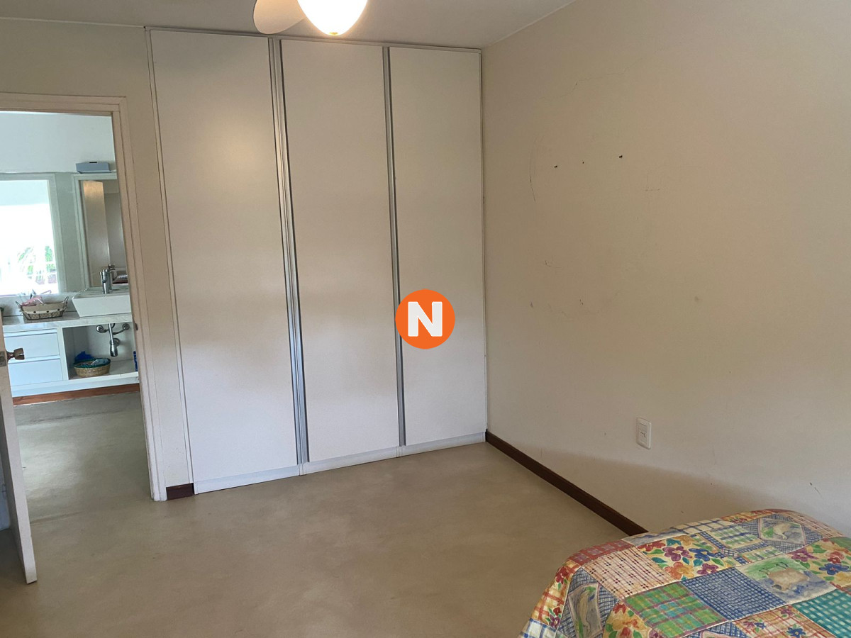 Apartamento Ref.225328 - En venta Departamento de 3 dormitorios acogedor con 2 Terrazas en Punta del Este 